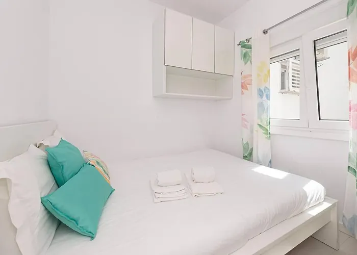 Casa De Moscavide 19 *